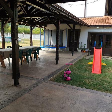 Къща За Гости Луксия Hotel Sukhache Bagian luar foto