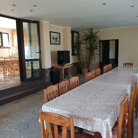 Къща За Гости Луксия Hotel Sukhache Bagian luar foto