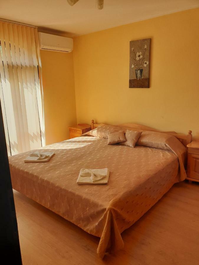 Къща За Гости Луксия Hotel Sukhache Bagian luar foto