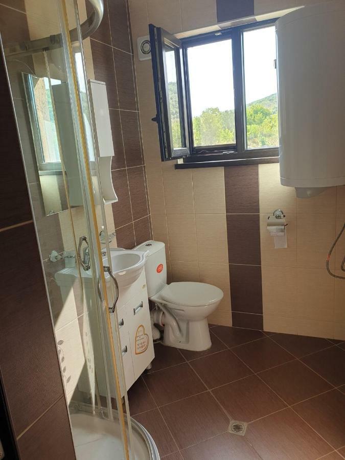 Къща За Гости Луксия Hotel Sukhache Bagian luar foto
