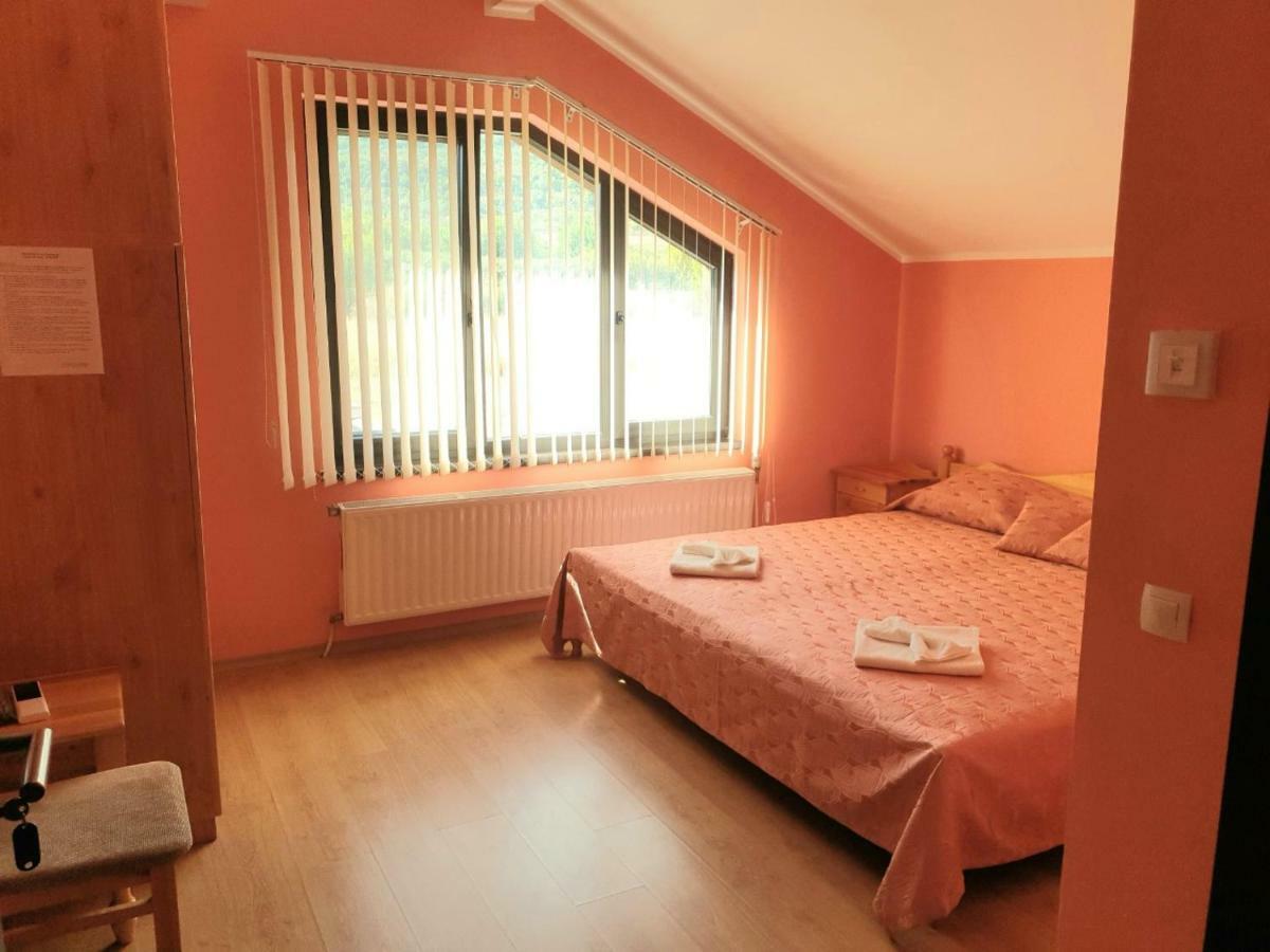 Къща За Гости Луксия Hotel Sukhache Bagian luar foto