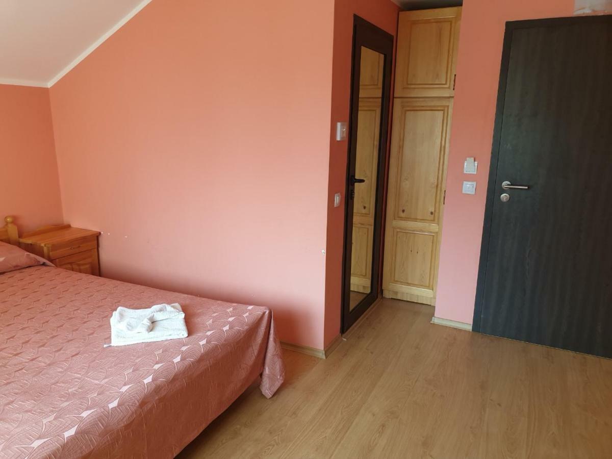 Къща За Гости Луксия Hotel Sukhache Bagian luar foto