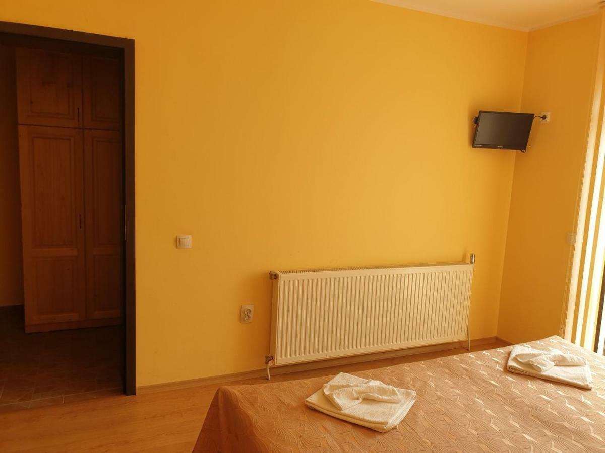 Къща За Гости Луксия Hotel Sukhache Bagian luar foto