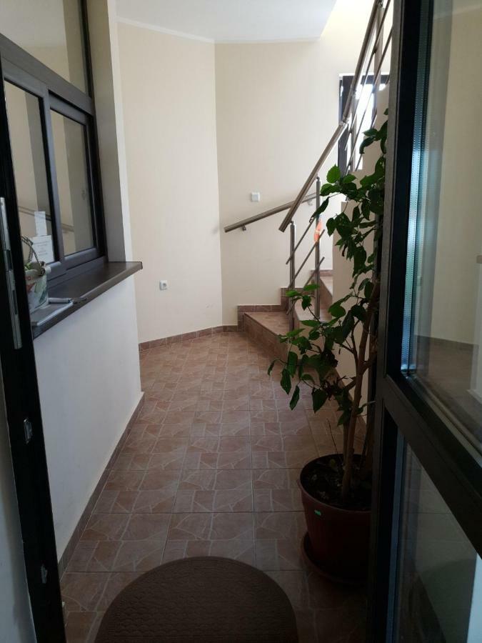 Къща За Гости Луксия Hotel Sukhache Bagian luar foto